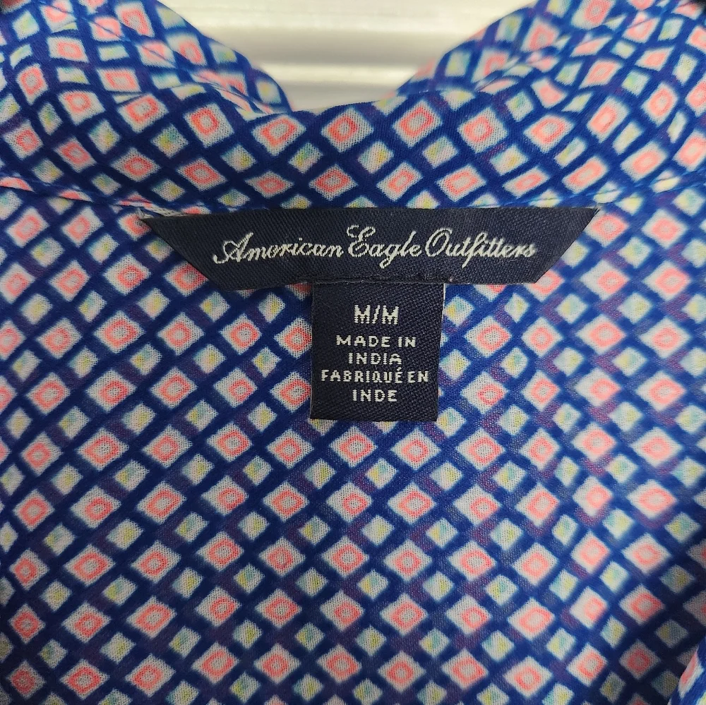 Bold Patterned Button-Up Blouse - Picture 6 of 7